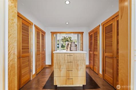 4502 55th Avenue NE Seattle WA 98105