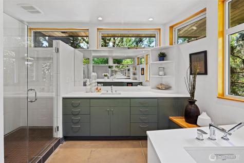 4502 55th Avenue NE Seattle WA 98105