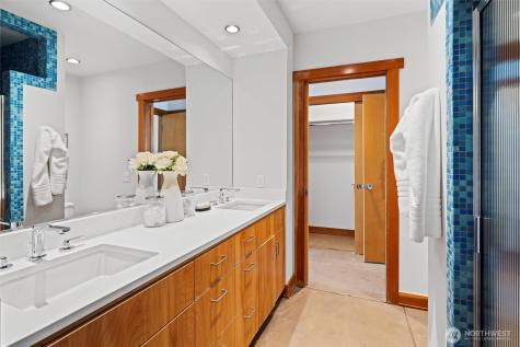 4502 55th Avenue NE Seattle WA 98105