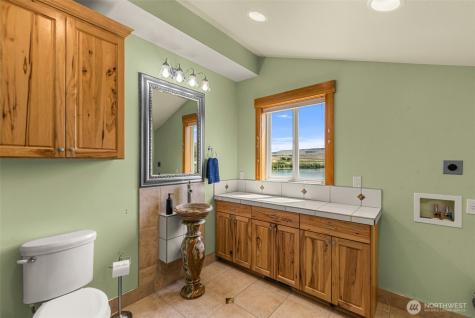 1307 Jefferson Avenue Bridgeport WA 98813