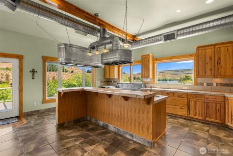 1307 Jefferson Avenue Bridgeport WA 98813