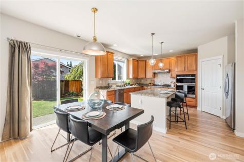 25499 SE 274th Place Maple Valley WA 98038