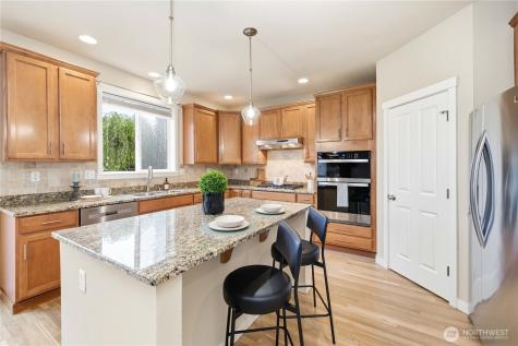 25499 SE 274th Place Maple Valley WA 98038