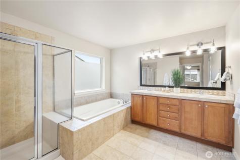 25499 SE 274th Place Maple Valley WA 98038