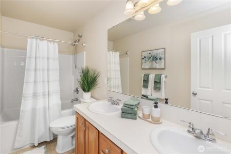 25499 SE 274th Place Maple Valley WA 98038
