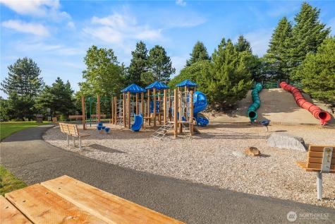 25499 SE 274th Place Maple Valley WA 98038