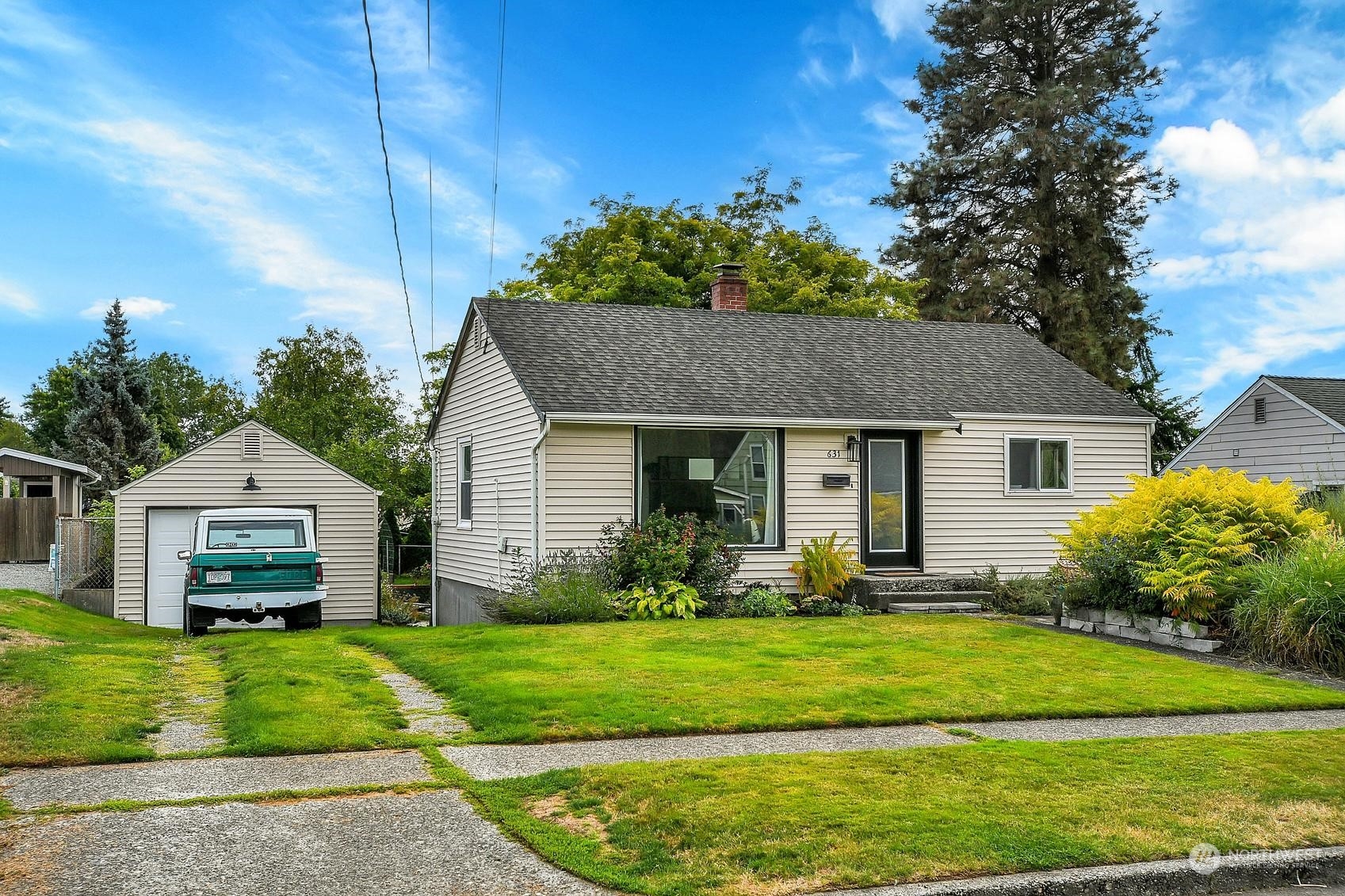 631 SW 136th Place Burien WA 98166