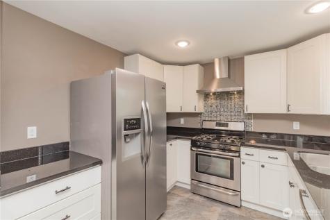 1060 Lynnwood Avenue NE Renton WA 98056