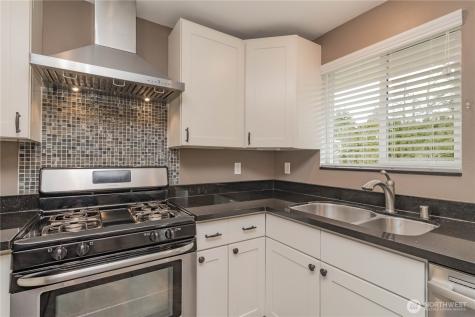 1060 Lynnwood Avenue NE Renton WA 98056