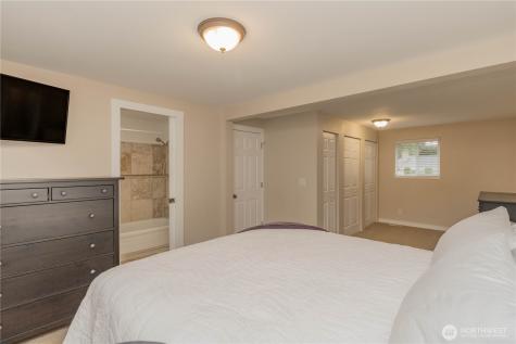 1060 Lynnwood Avenue NE Renton WA 98056