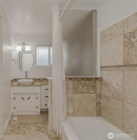 1060 Lynnwood Avenue NE Renton WA 98056