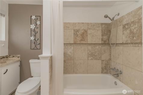 1060 Lynnwood Avenue NE Renton WA 98056