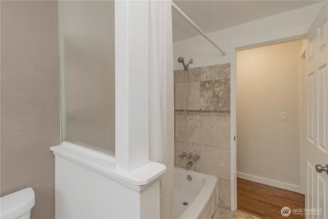 1060 Lynnwood Avenue NE Renton WA 98056