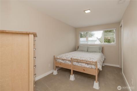 1060 Lynnwood Avenue NE Renton WA 98056