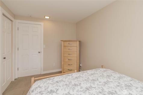 1060 Lynnwood Avenue NE Renton WA 98056