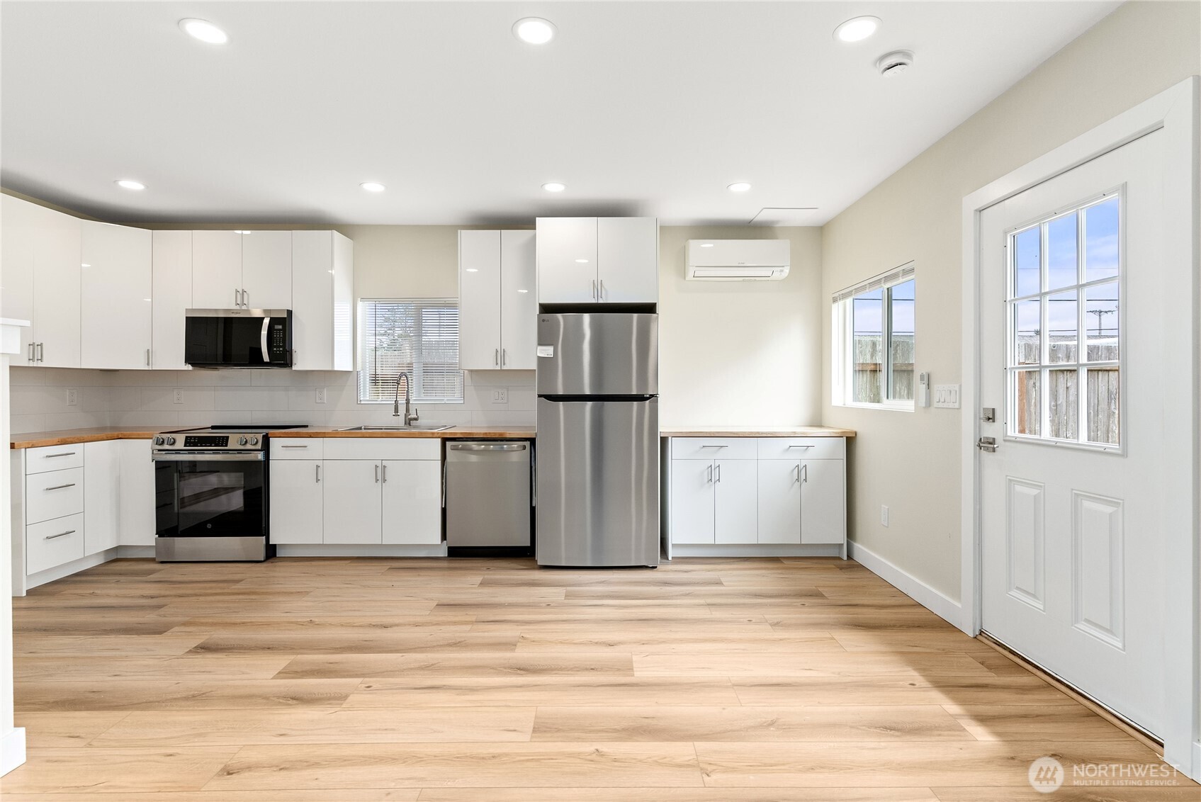 151 W Sprague Avenue Westport WA 98595