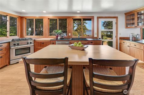 372 Schwartz Road Nordland WA 98358