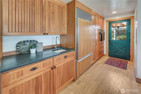 372 Schwartz Road Nordland WA 98358