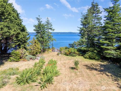 372 Schwartz Road Nordland WA 98358