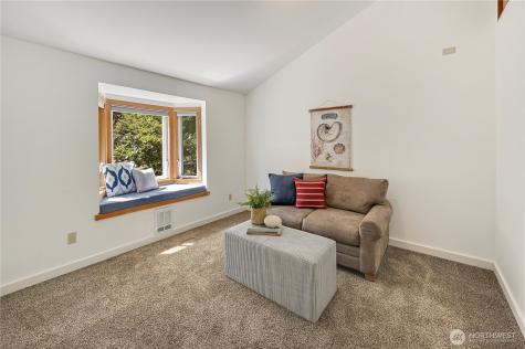 372 Schwartz Road Nordland WA 98358