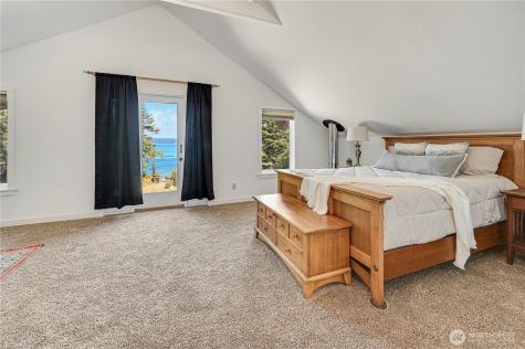 372 Schwartz Road Nordland WA 98358