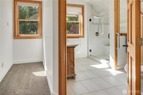 372 Schwartz Road Nordland WA 98358