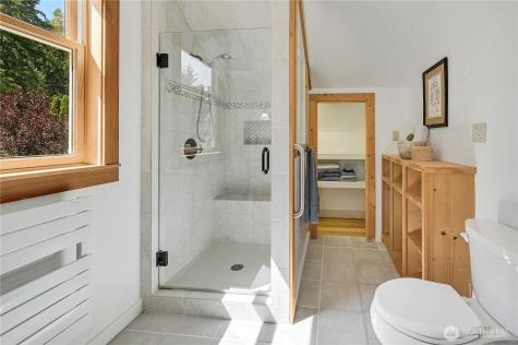 372 Schwartz Road Nordland WA 98358