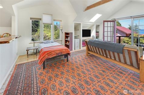 372 Schwartz Road Nordland WA 98358