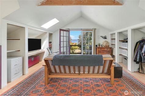 372 Schwartz Road Nordland WA 98358