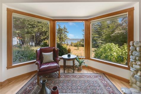 372 Schwartz Road Nordland WA 98358