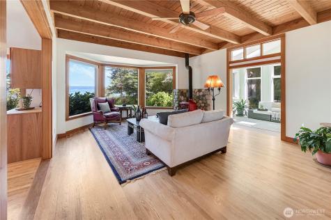 372 Schwartz Road Nordland WA 98358