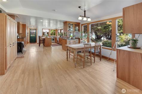 372 Schwartz Road Nordland WA 98358