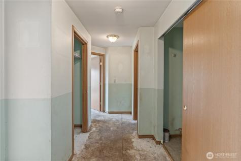 320 S 4th Street Elma WA 98541