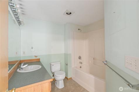 320 S 4th Street Elma WA 98541
