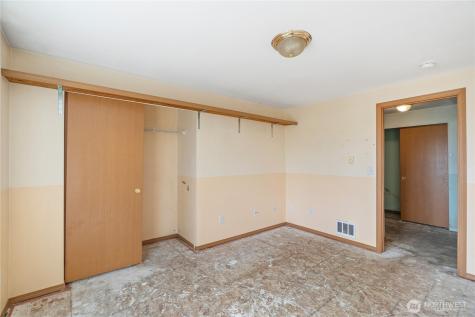 320 S 4th Street Elma WA 98541