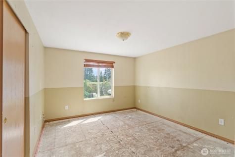 320 S 4th Street Elma WA 98541