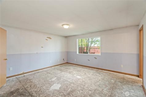 320 S 4th Street Elma WA 98541