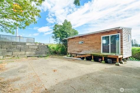 320 S 4th Street Elma WA 98541