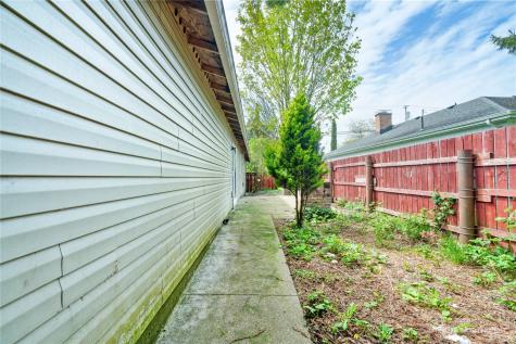 320 S 4th Street Elma WA 98541