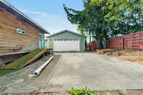 320 S 4th Street Elma WA 98541