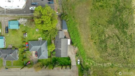 320 S 4th Street Elma WA 98541