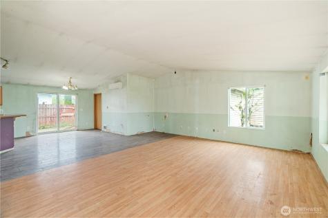 320 S 4th Street Elma WA 98541