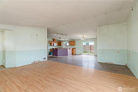 320 S 4th Street Elma WA 98541