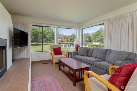 1 Tennis 651-e2 Manson WA 98831