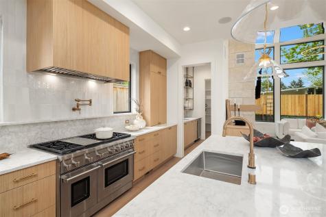1032 107th Avenue SE Bellevue WA 98004
