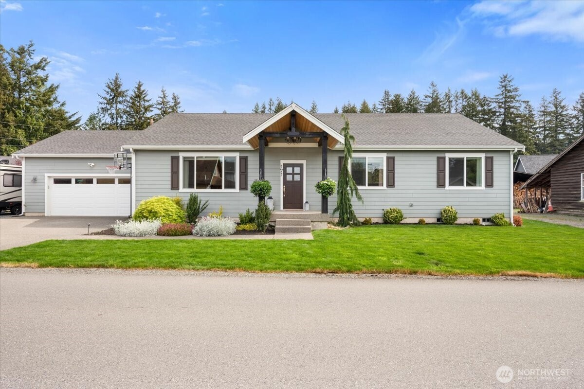 171 9th St NW Carbonado WA 98323