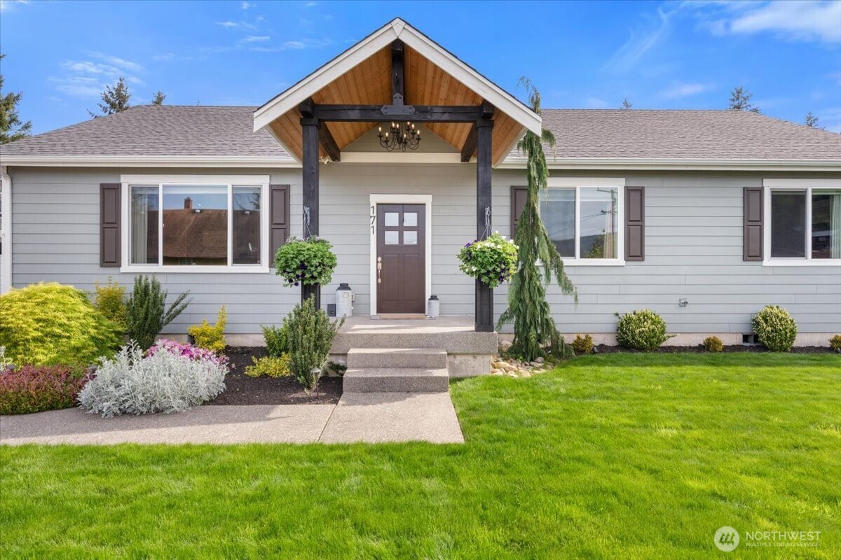171 9th St NW Carbonado WA 98323