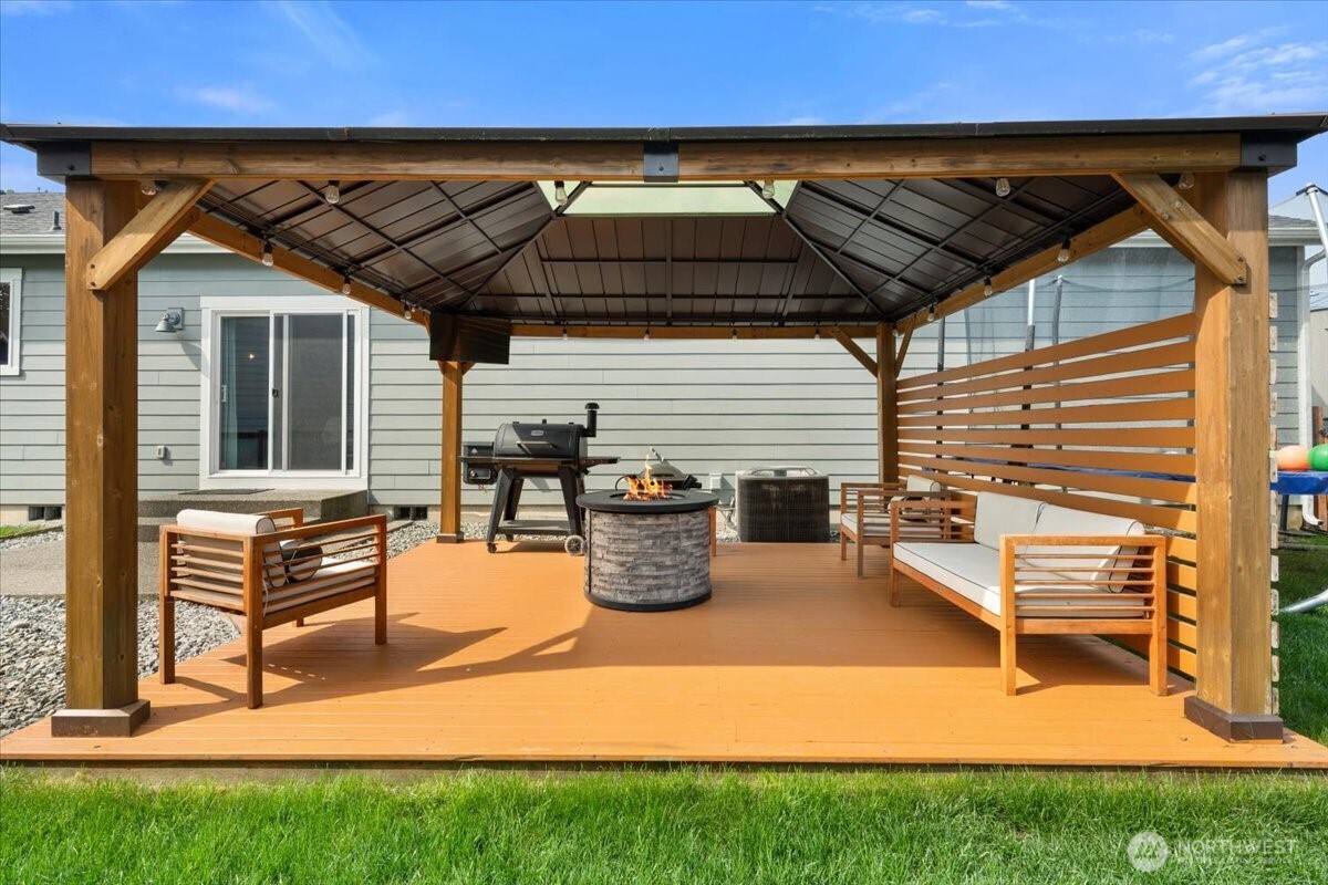 171 9th St NW Carbonado WA 98323