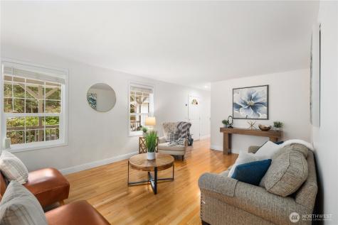 1870 W Cloud Way Oak Harbor WA 98277