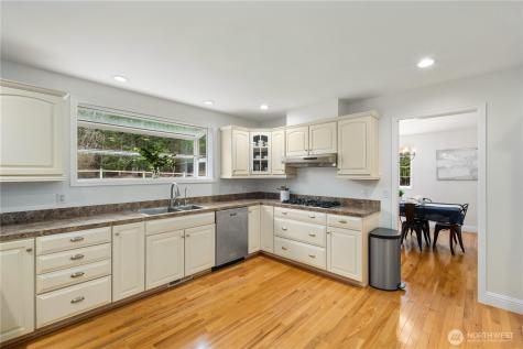 1870 W Cloud Way Oak Harbor WA 98277